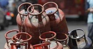 काला बाज़ारी : अधूरी जानकारी हमेशा अफवाह बन जाती है