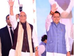 भीड़, भाषण और प्रतीकों के बीच अपना सच ढूंढती राजनीति