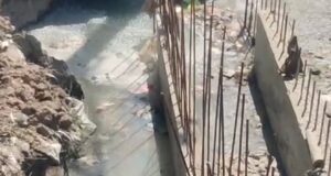 कुसुमखेड़ा मुख्य चौराहे पर चल रहे निर्माण कार्य का हाल