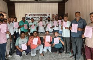 मनमाने चालान और उत्पीड़न के खिलाफ ट्रांसपोर्ट व्यवसायी सड़क पर उतरने को मजबूर
