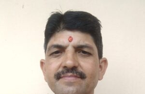 धामी सरकार का दोहरा खेल