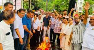माफिया पर मेहर, आवाज पर F.I.R.