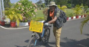 नेचर मैन को समाज की जरूरत, पर्यावरण योद्धा का साथी बने